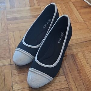 ViVaia Two-Tone Black and Cream Heels